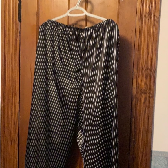 Pj set - Picture 4 of 4